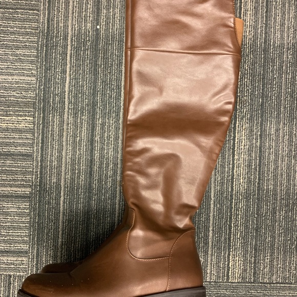 Boots - Picture 3 of 5